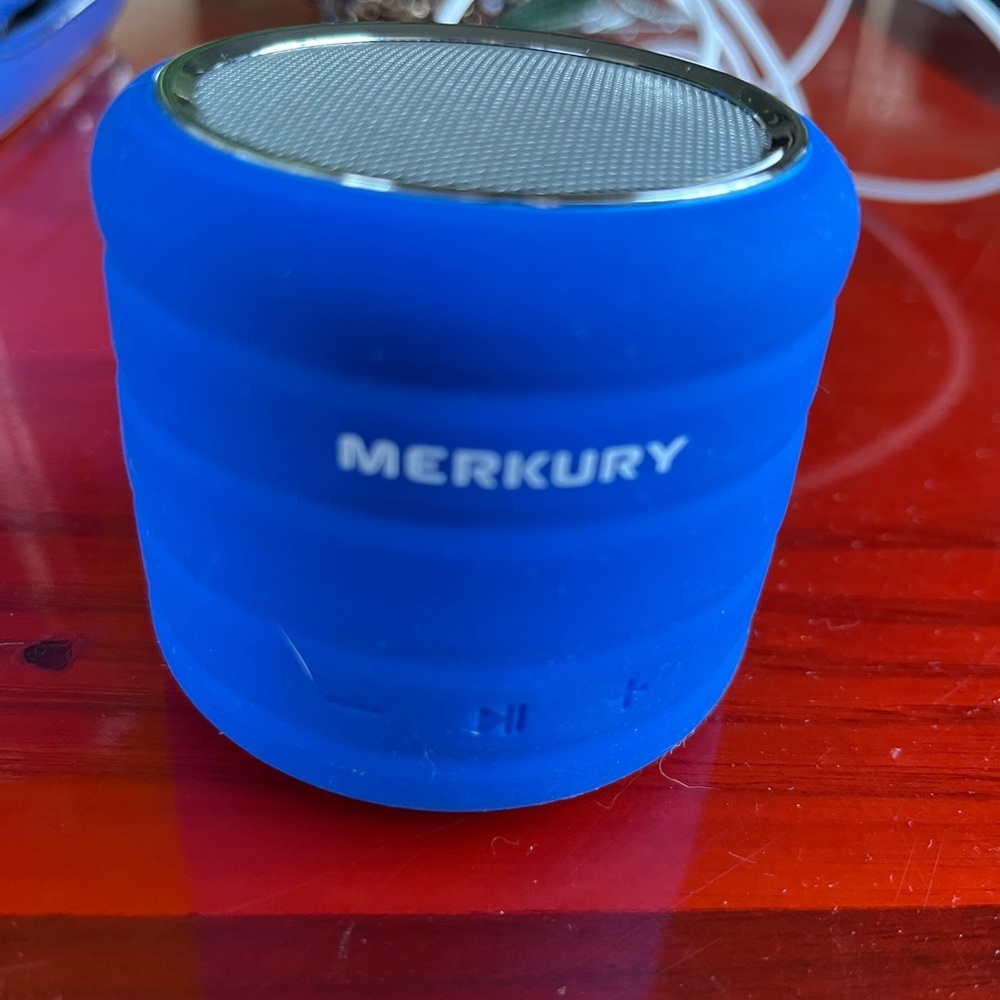 Merkury Innovations “Climb” Outdoor Bluetooth Speaker Wireless